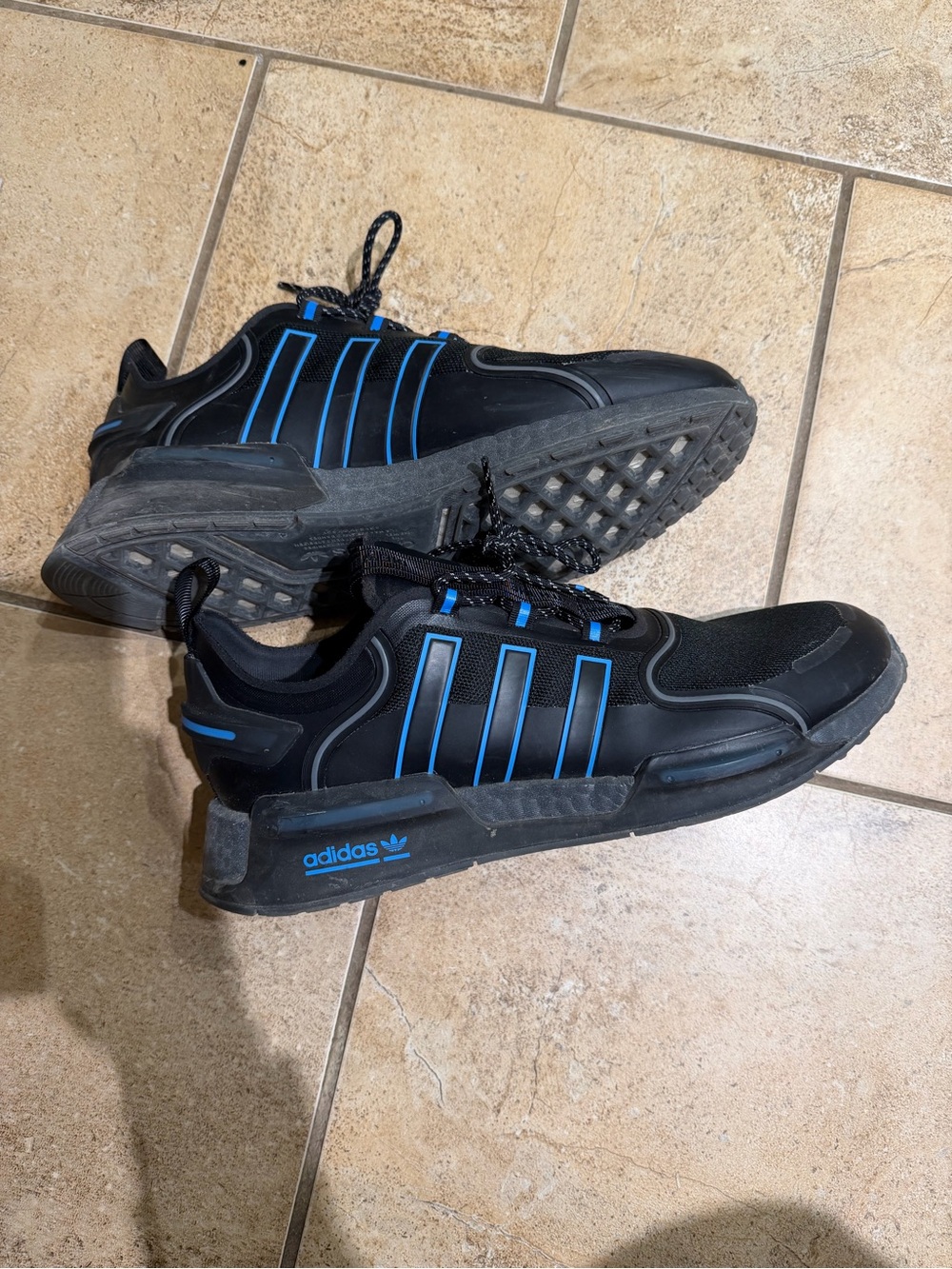 Adidas NMD V3 - black pulse blue sz 12
